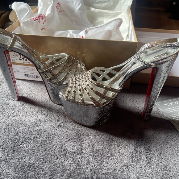 Women shoe - Picture 1 of 7